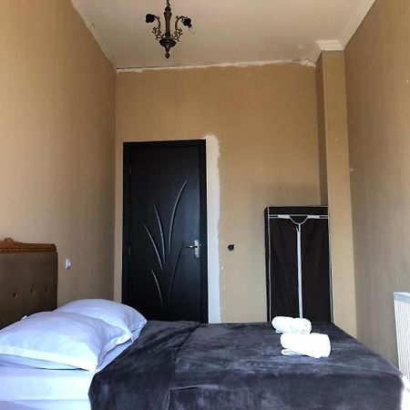 Lucky Family Hotel Tbilisi Exterior photo