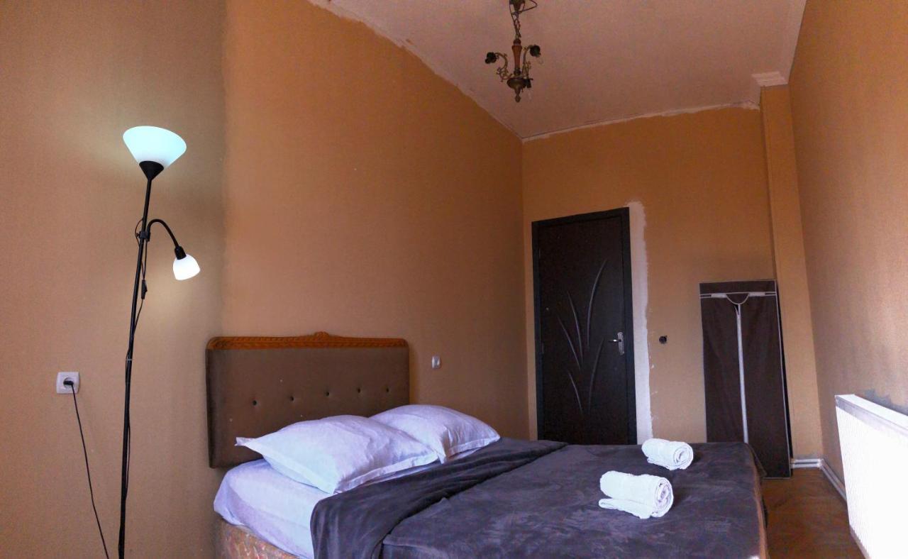 Lucky Family Hotel Tbilisi Exterior photo