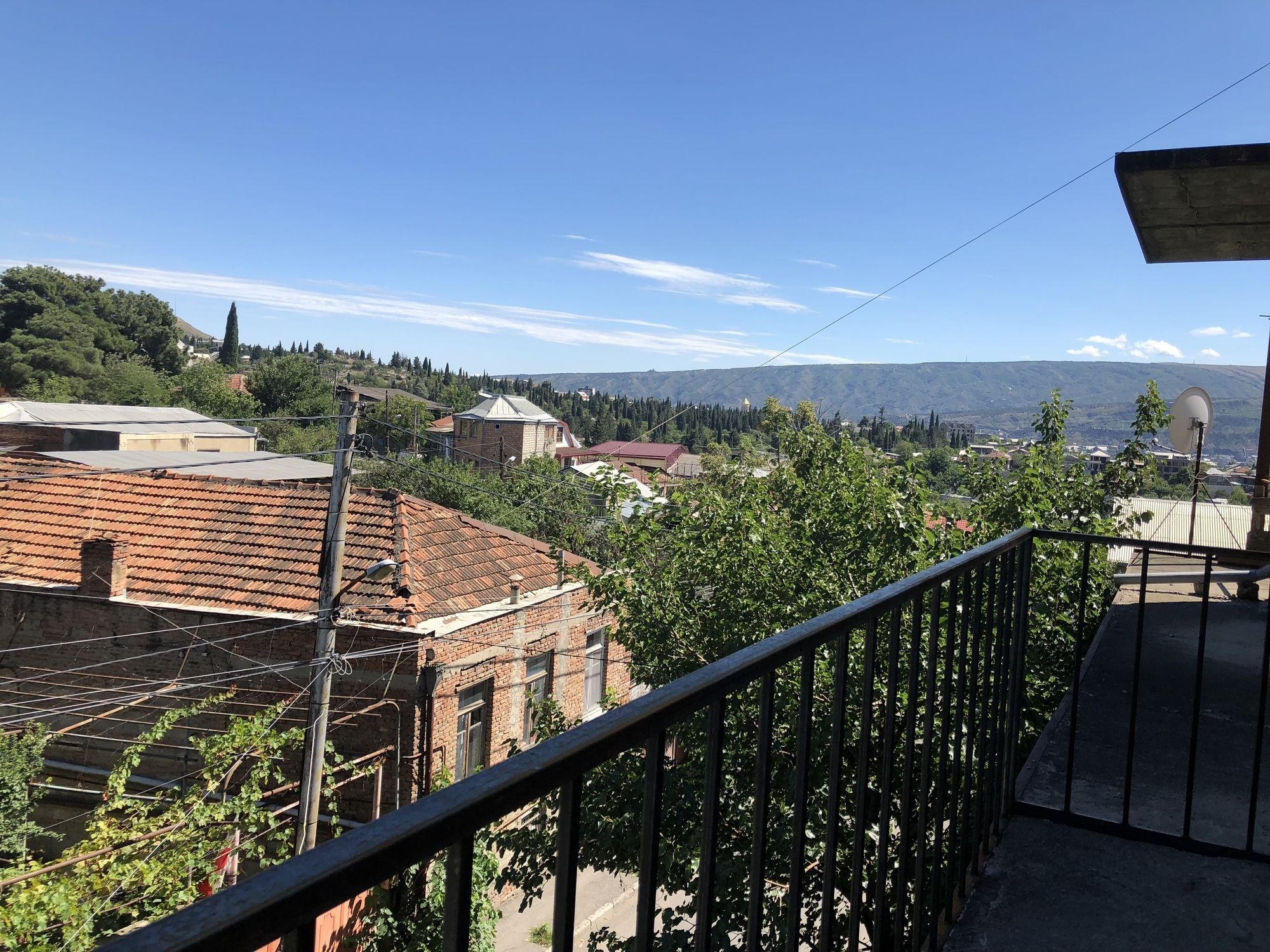 Lucky Family Hotel Tbilisi Exterior photo